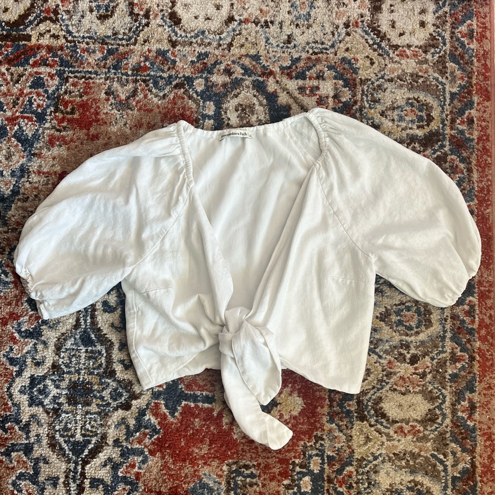 White Abercrombie crop puff sleeved top
